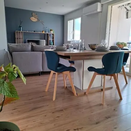 Apartment Calme Avec Vue